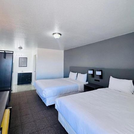 Oyo Garden Inn And Suites Pearsall I-35 East Exterior foto