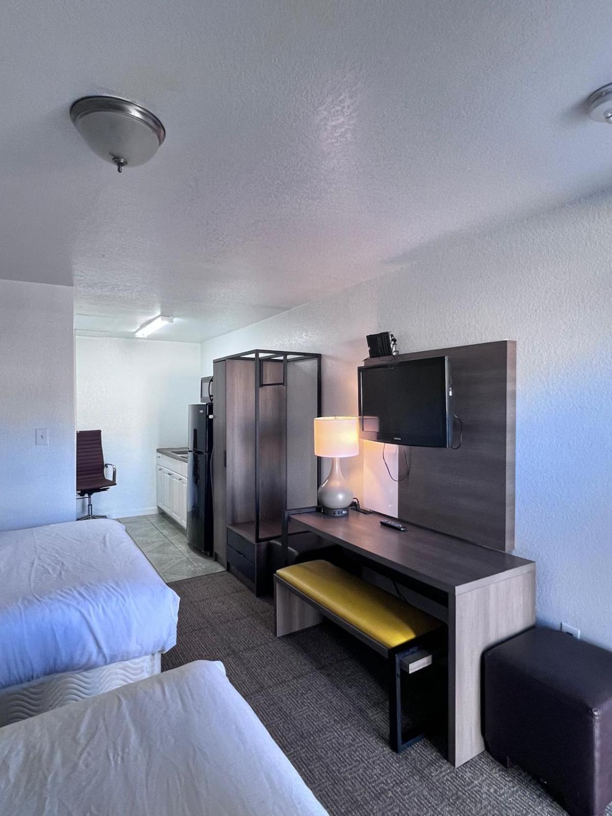 Oyo Garden Inn And Suites Pearsall I-35 East Exterior foto